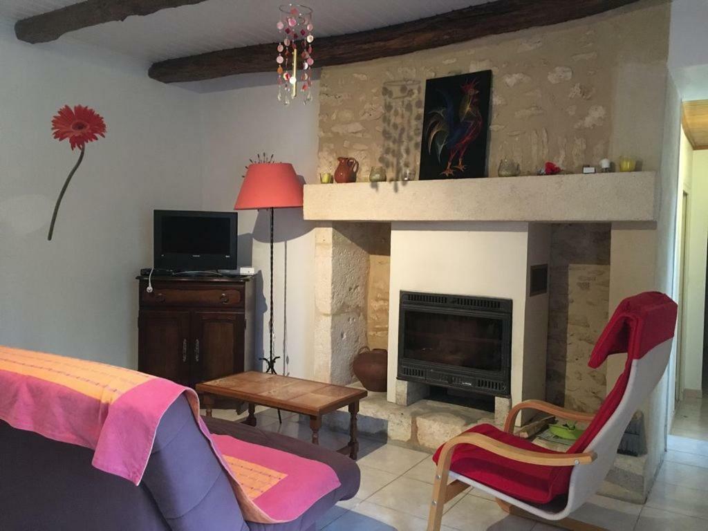 Gite De L Oustalneou Cuzorn Exteriör bild