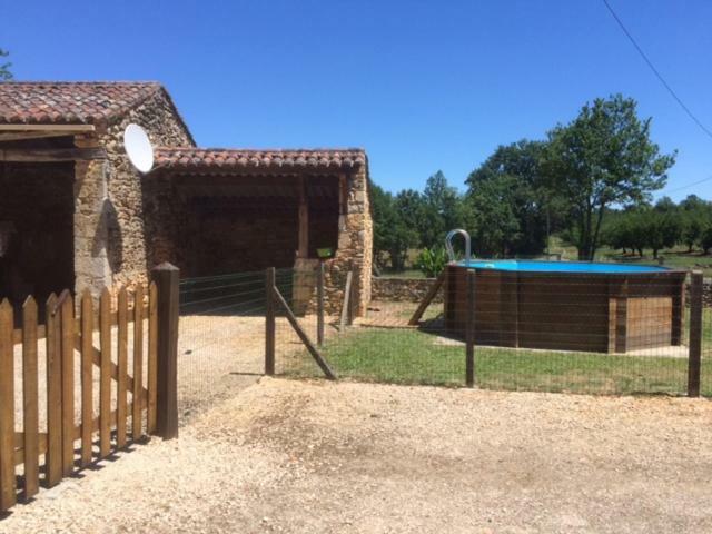 Gite De L Oustalneou Cuzorn Exteriör bild